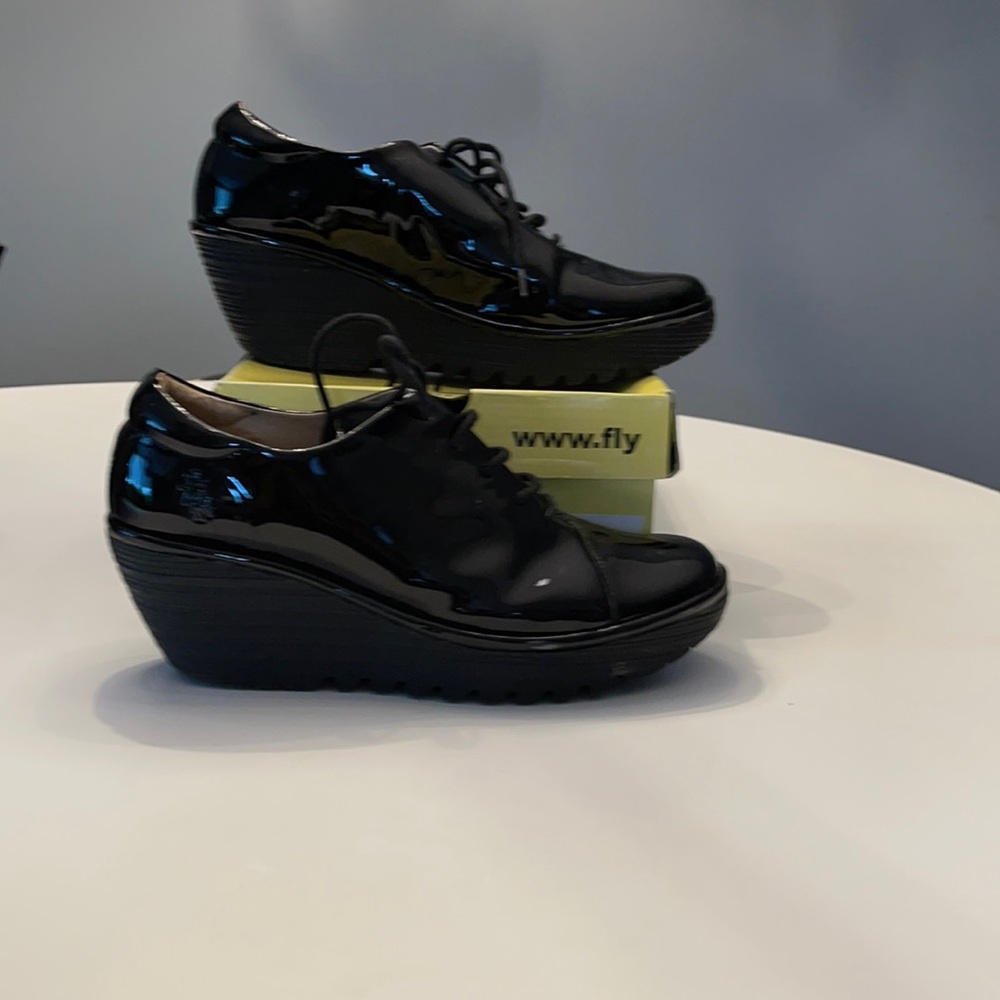 Women’s shoes